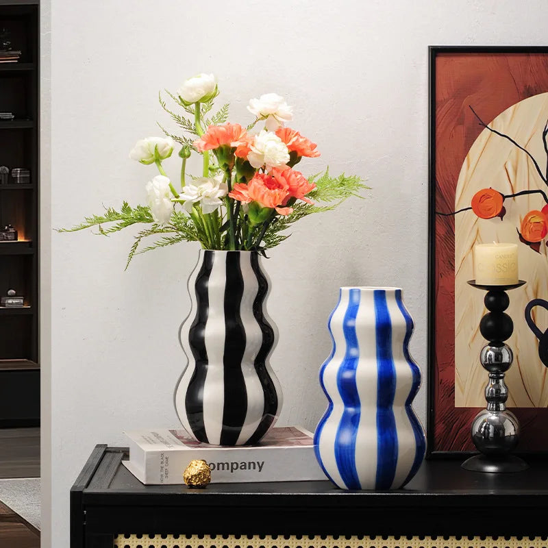 Modern niche minimalist striped vases, flower arrangements in them, high-end sense, creative retro painted ceramic vases | 0