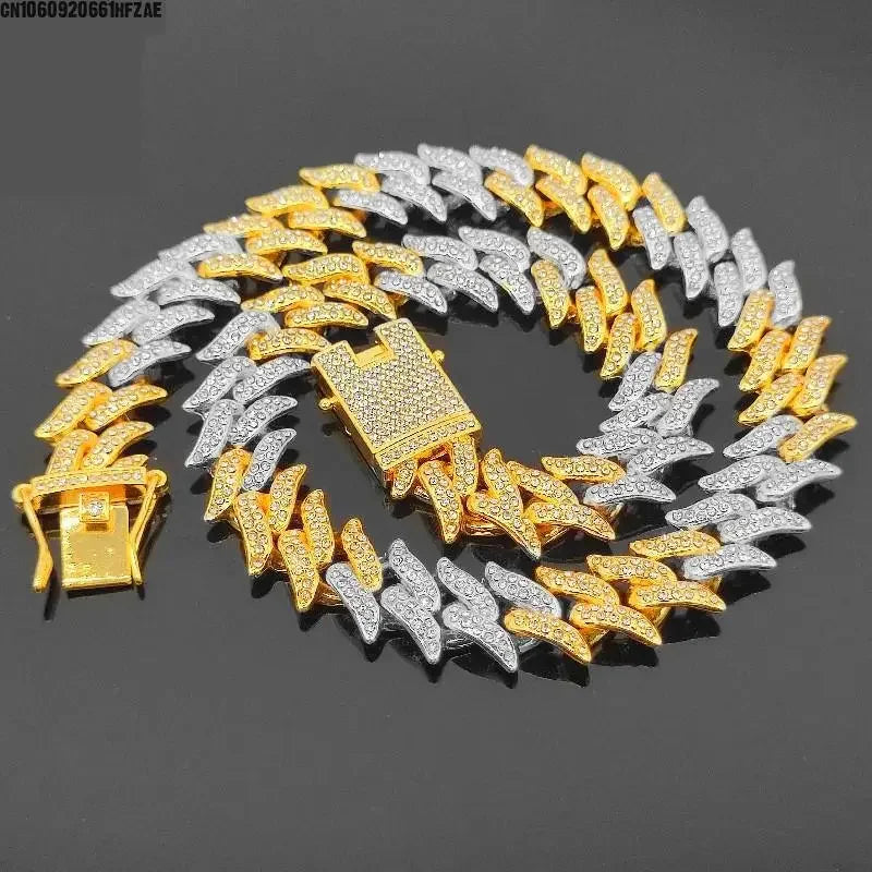 Luxury Designer Thorn Cat Dog Collars Bling Diamondd Cuban Chain Dogs Necklace Gold Silver Biocolor Pet Jewelry Accessories 16mm | Color:3 silver gold